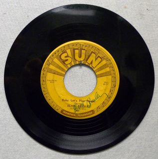 Elvis signed Sun record